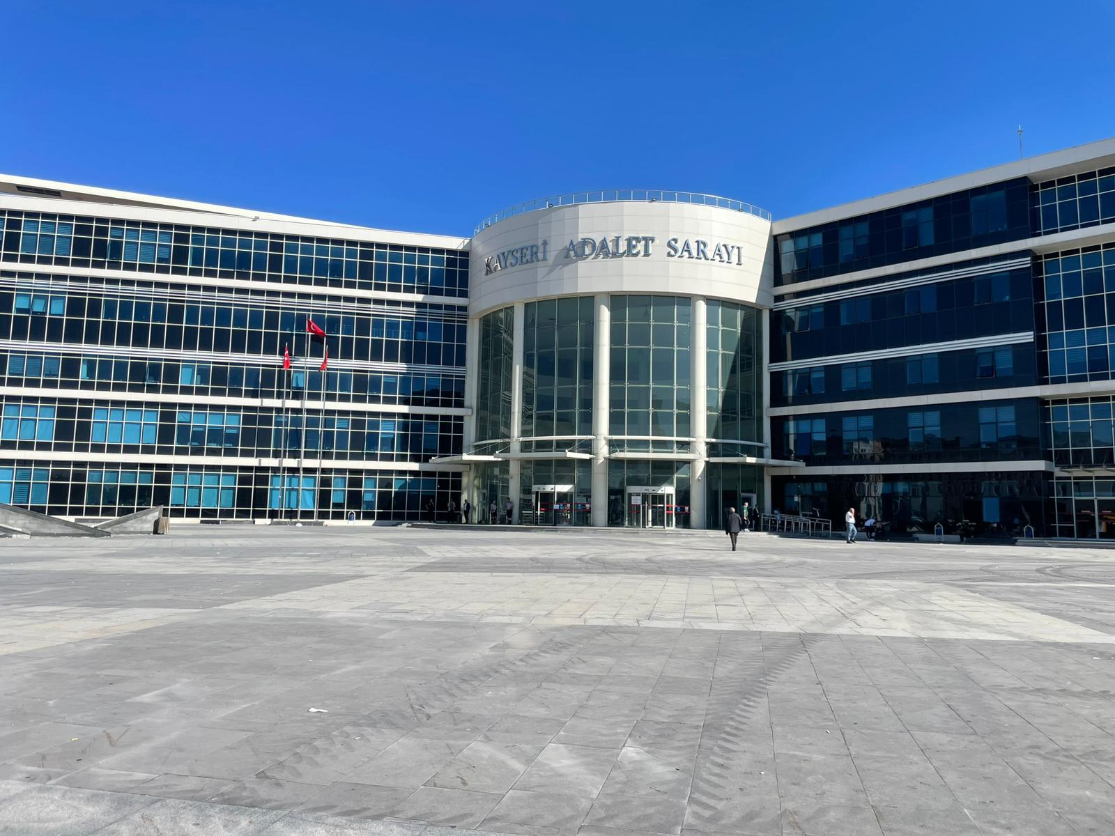 Uyuşturucu ticareti suçuyla yargılanan sanıklara toplamda 28 yıl 9 ay hapis